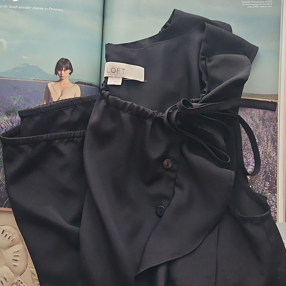 LOFT Black Sleeveless Ruffle Blouse
